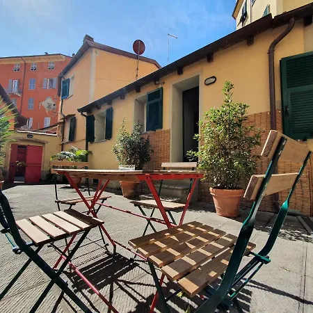 Boutique Novecento فندق لا سبيتسْيا
